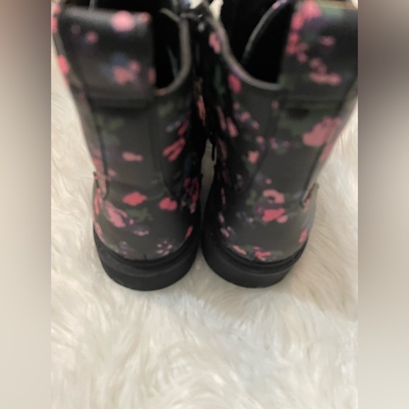Art Class Flower Zip-Up Boots. Girls Size 3 - Picture 7 of 13